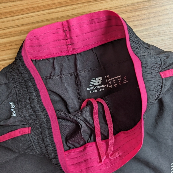 New Balance running shorts small women's black + neon pink Athletic Apparel - Picture 4 of 6